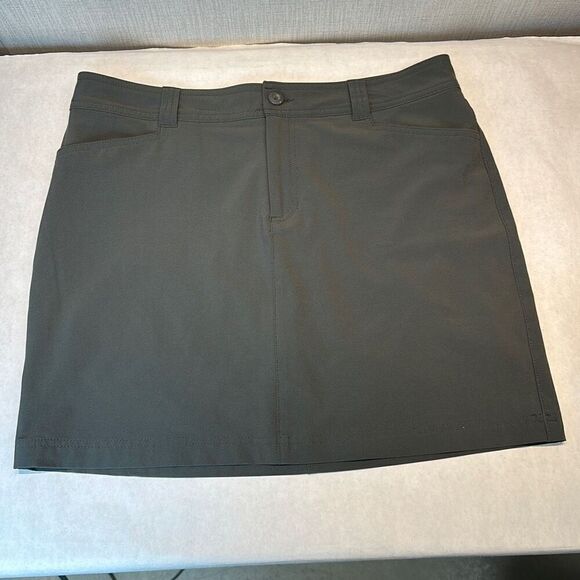 Eddie Bauer Skort Sz 10 Gray Button Zip Closure Sporty Casual - Picture 1 of 5